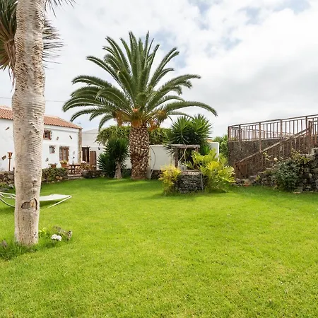 El Poleo With Pool And Sea View Holiday home *