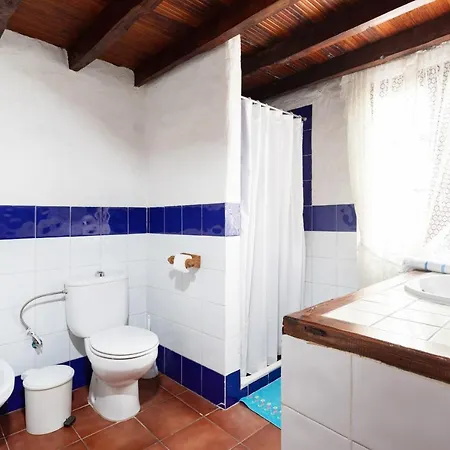 El Poleo With Pool And Sea View Holiday home