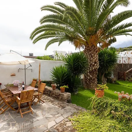 El Poleo With Pool And Sea View Holiday home