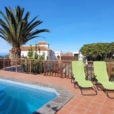 El Poleo With Pool And Sea View Holiday home