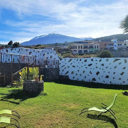 El Poleo With Pool And Sea View Holiday home
